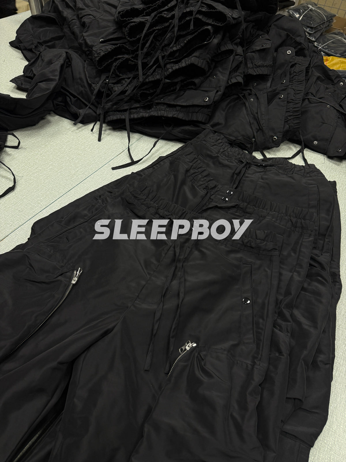 DVN AW24 Asymmetric Cocoon Zip Jacket - Nylon Utility Pants Set Oversized Pocket