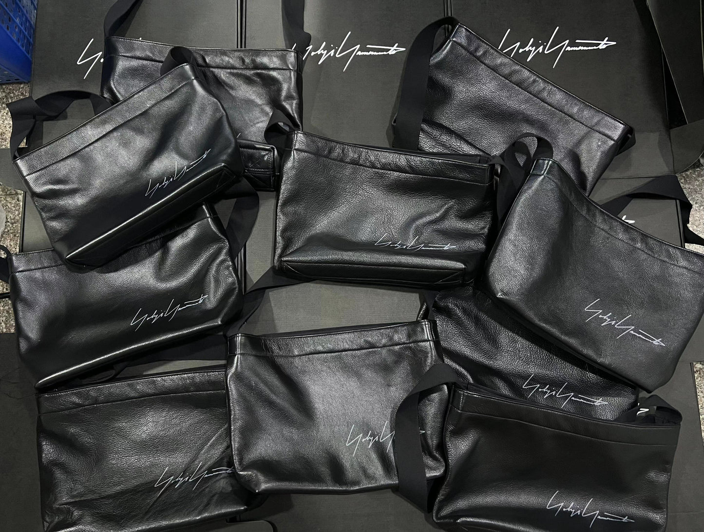Yohji Yamamoto Aoyama Store Exclusive / Cowhide Shoulder Messenger Bag