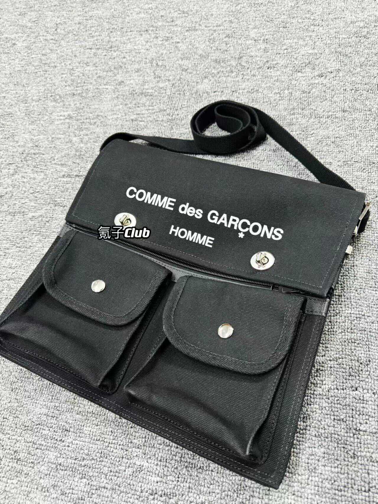 CDG-Vibe Commuter Messenger Bag - Vintage Large-Capacity Crossbody Tote - Black