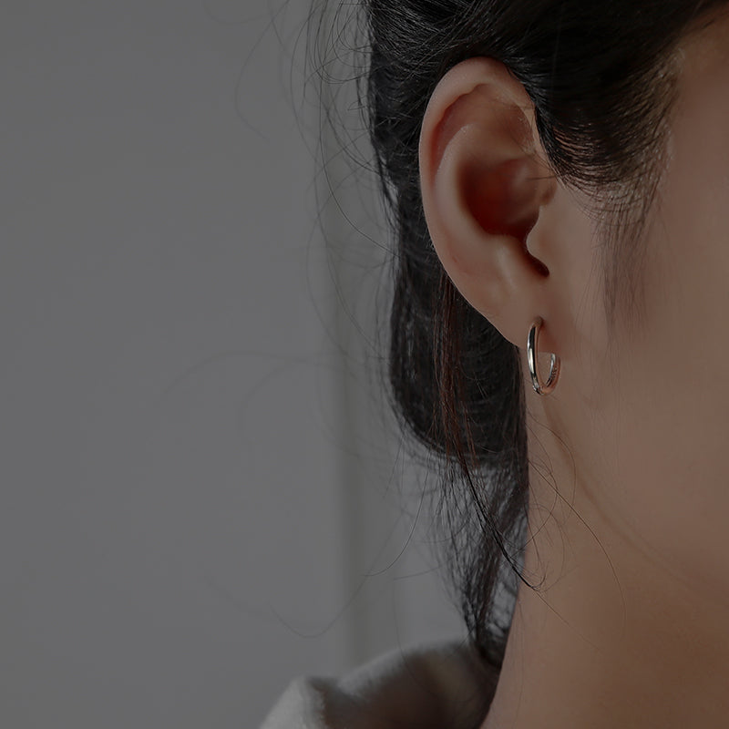 S925 Sterling Swagger: Zoro’s Silver Ear Stud for Men’s Samurai