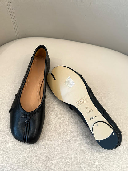 25SS MM6 Classic Slip-On Tabi Shoes - Buttery Lambskin Split-Toe Ballet Flats