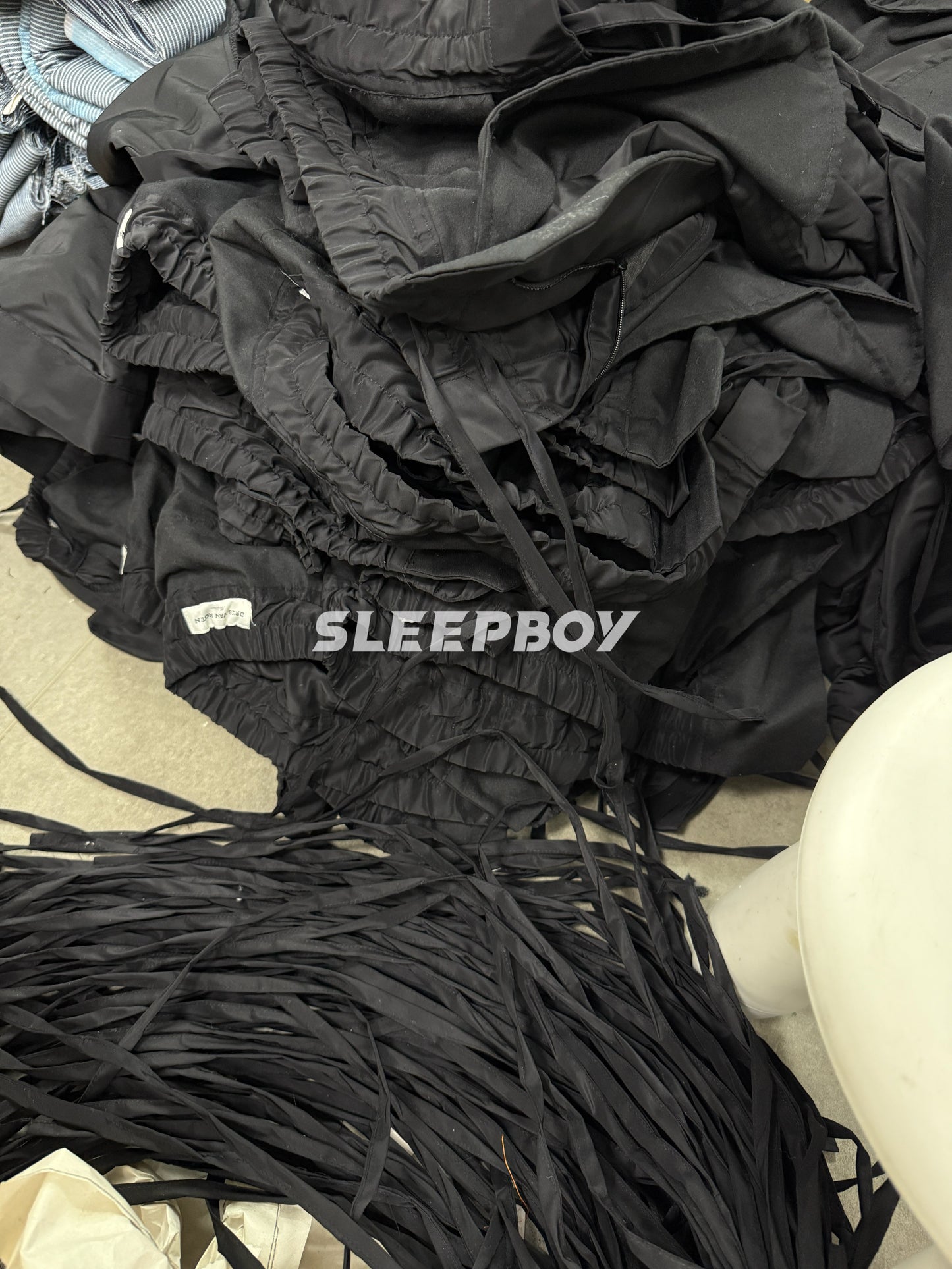 DVN AW24 Asymmetric Cocoon Zip Jacket - Nylon Utility Pants Set Oversized Pocket