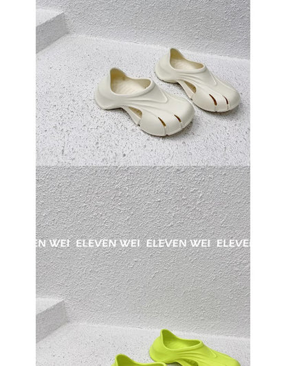 3.18 New Release/ Paris Ultra-Comfort Thick Sole Sandals Couples’ Beach Clog Crocs Men Women