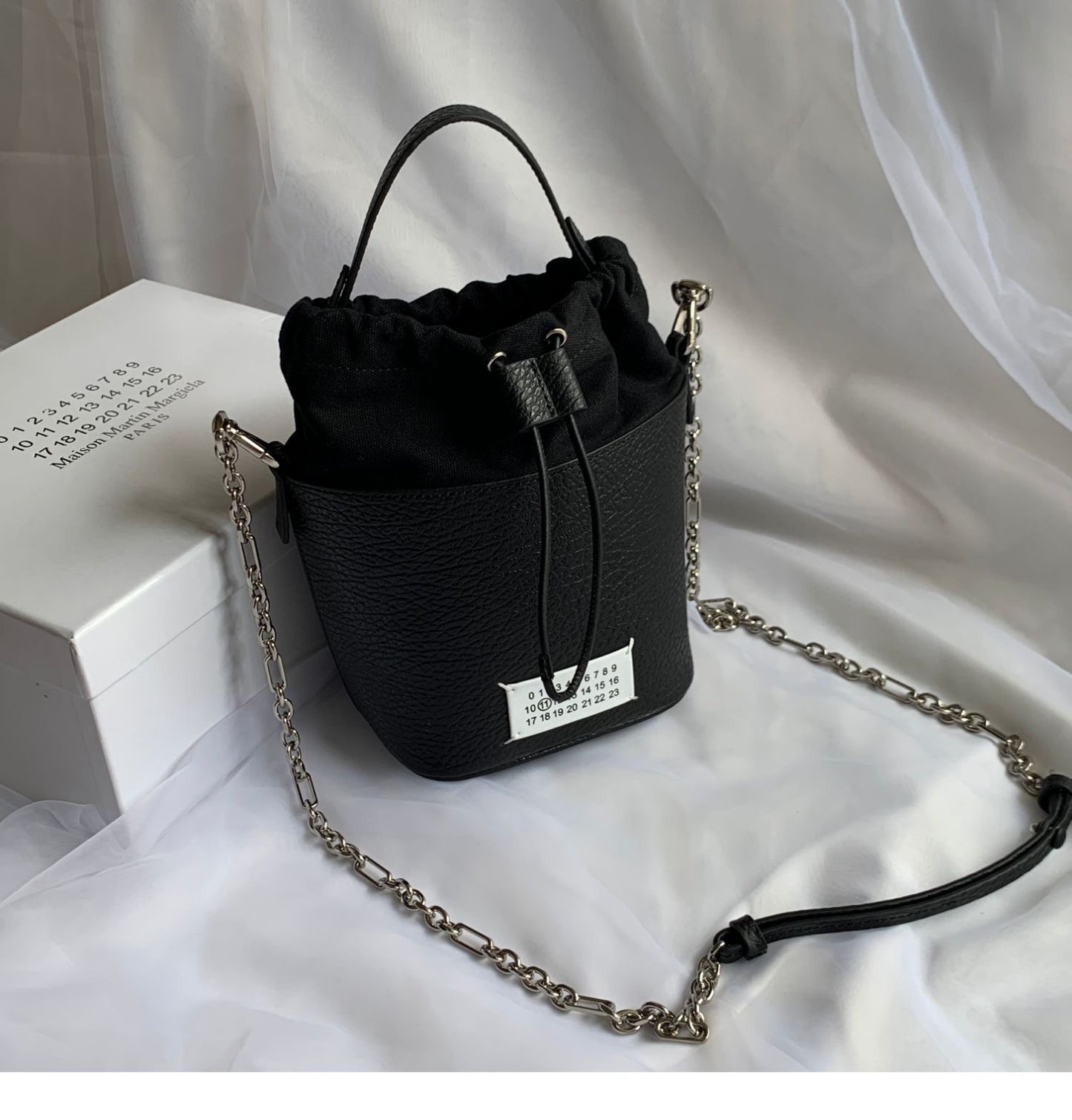 MM6 Chain Bucket Maison Margiela Bag - Classic Leather Tote 5AC - Black