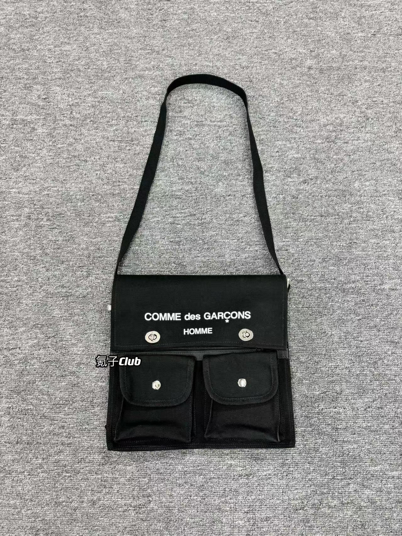 CDG-Vibe Commuter Messenger Bag - Vintage Large-Capacity Crossbody Tote - Black