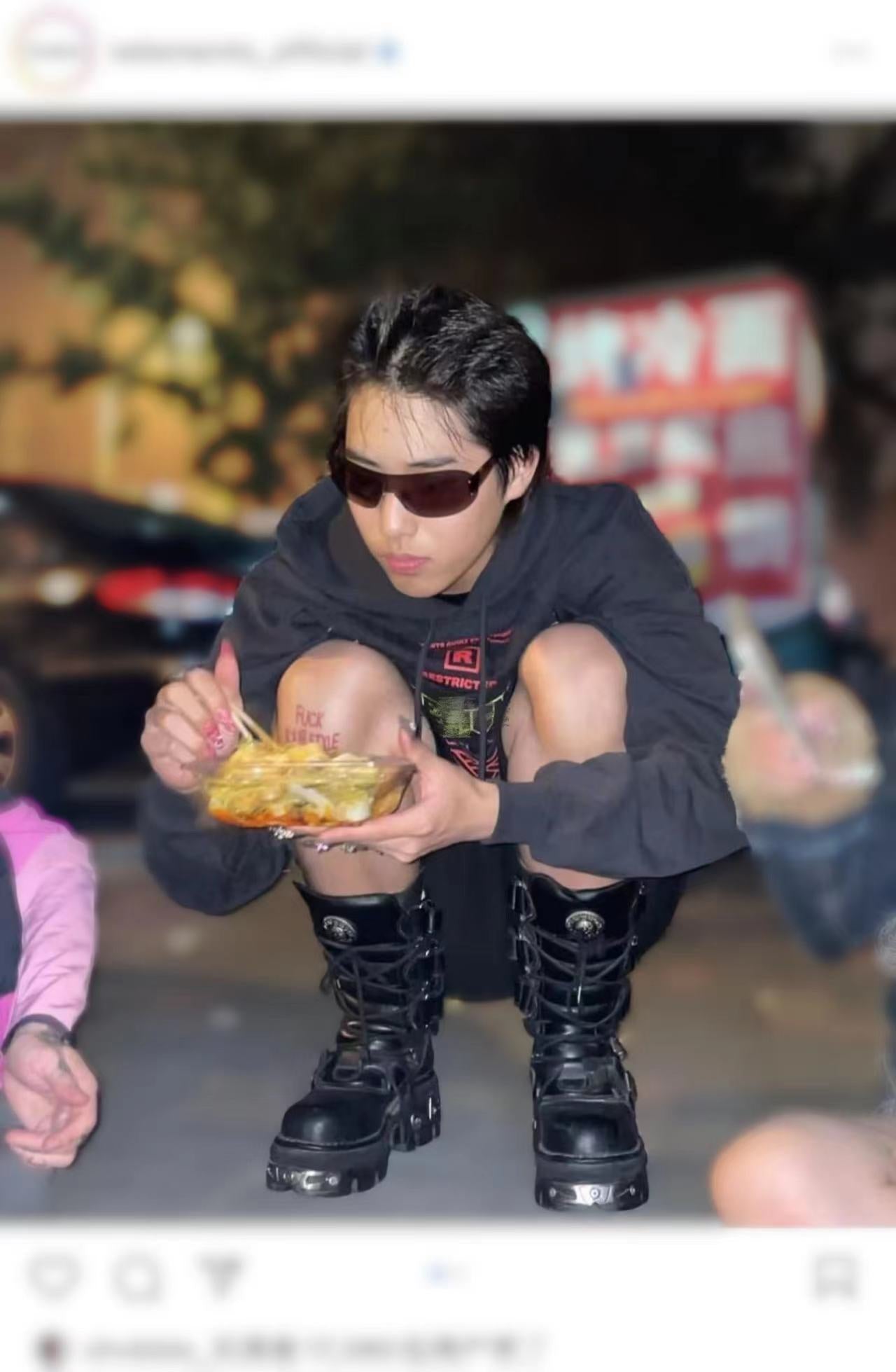 Vetements Adone Hardcore Embroidered Patch Hoodie Heavyweight Playboi - Size avaliable S M L