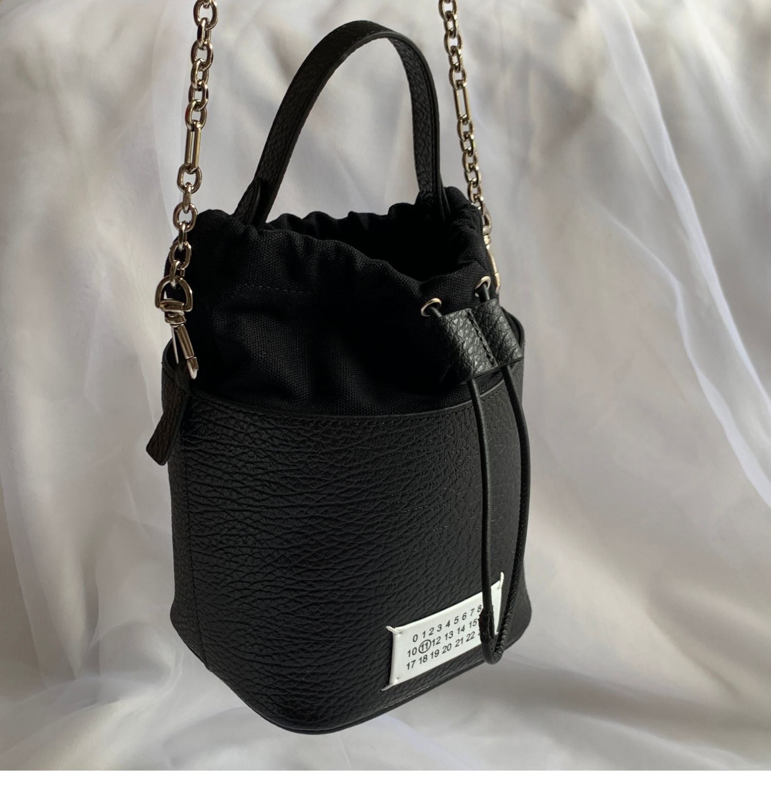 MM6 Chain Bucket Maison Margiela Bag - Classic Leather Tote 5AC - Black
