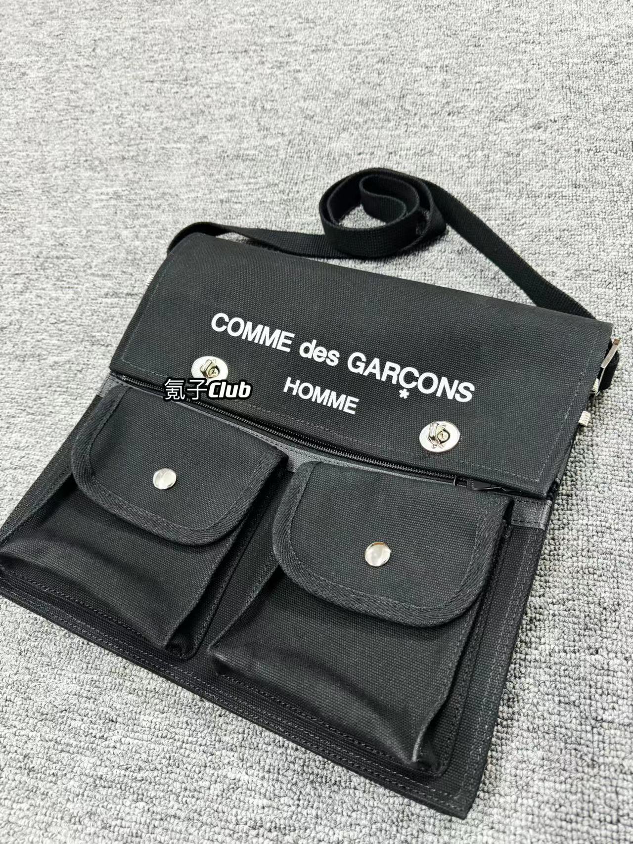CDG-Vibe Commuter Messenger Bag - Vintage Large-Capacity Crossbody Tote - Black