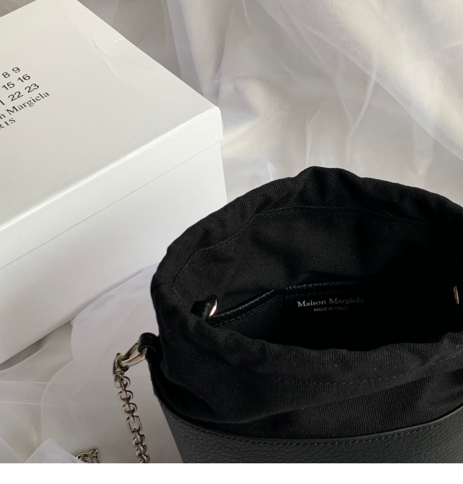 MM6 Chain Bucket Maison Margiela Bag - Classic Leather Tote 5AC - Black