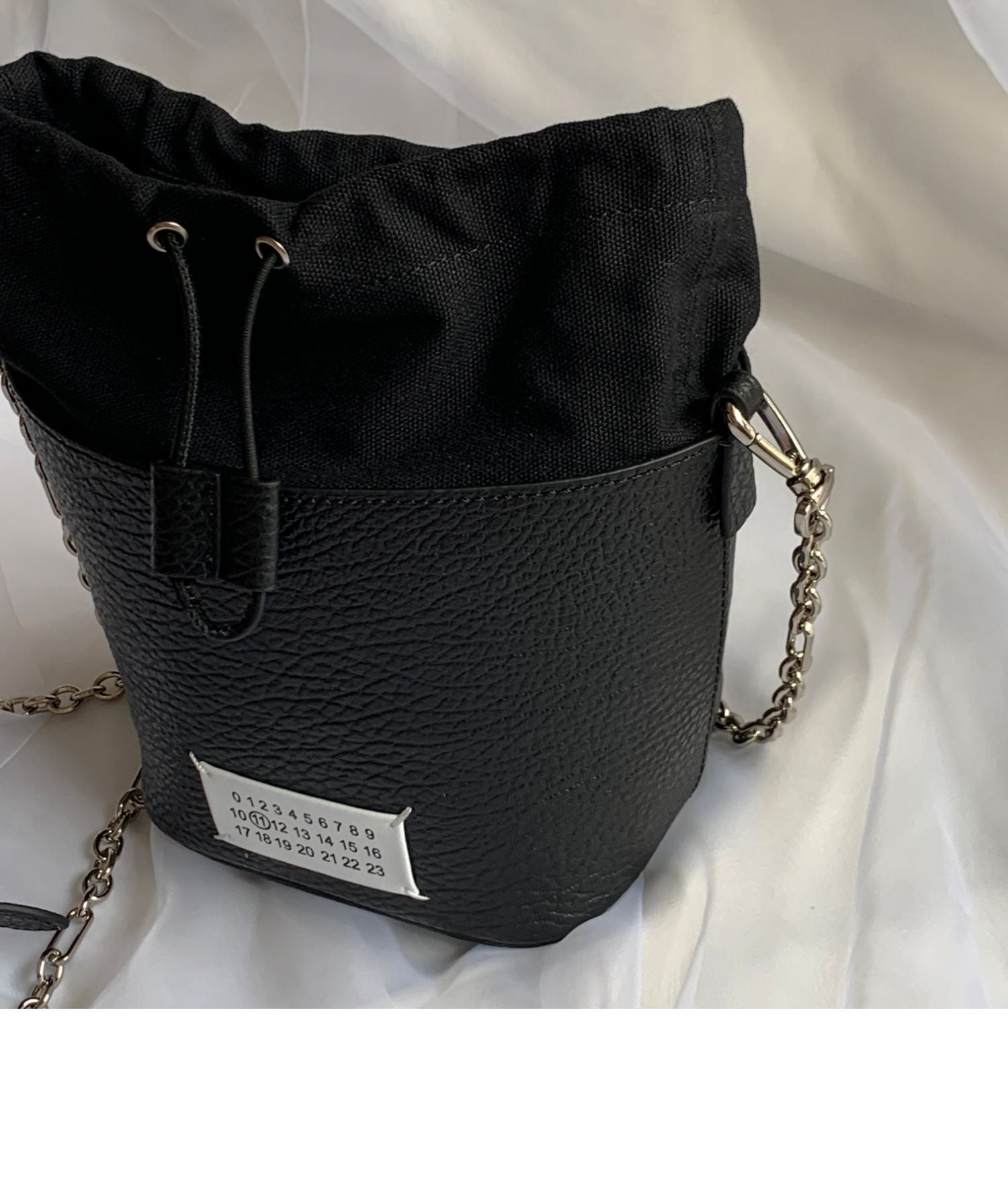 MM6 Chain Bucket Maison Margiela Bag - Classic Leather Tote 5AC - Black