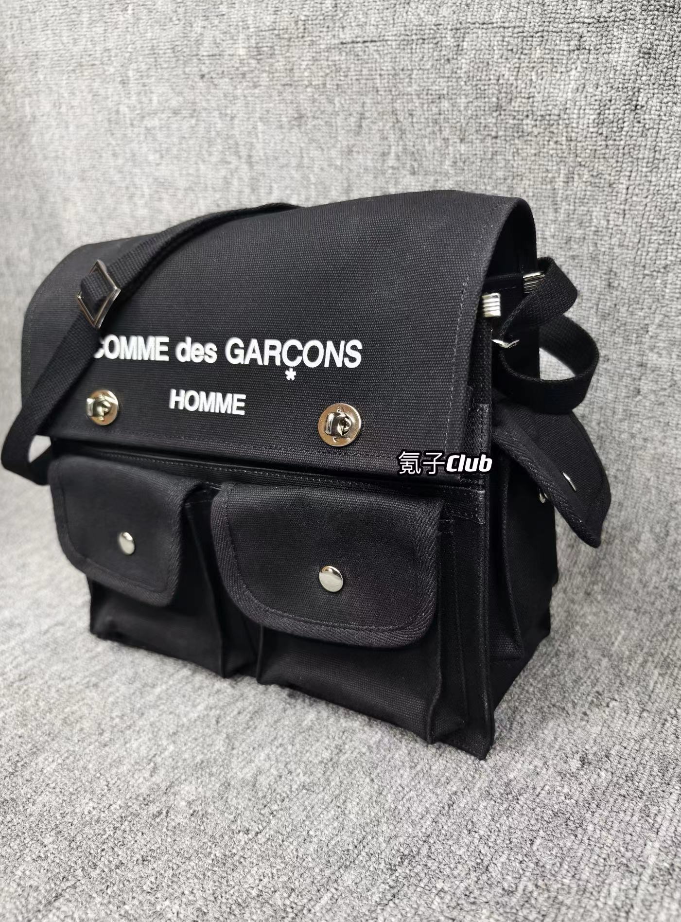 CDG-Vibe Commuter Messenger Bag - Vintage Large-Capacity Crossbody Tote - Black