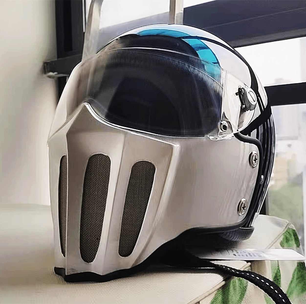 McKense Venom Anti-Fog Cruiser Motorcycle Helmet – Retro German Fiberglass Design