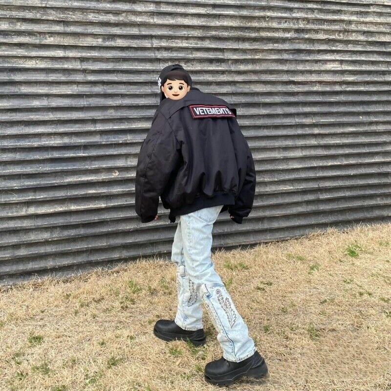 VETEMENTS 19aw Magic Tape Embroidered Flight Jacket Cotton Bomber Down Profile