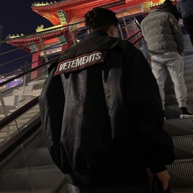 VETEMENTS 19aw Magic Tape Embroidered Flight Jacket Cotton Bomber Down Profile