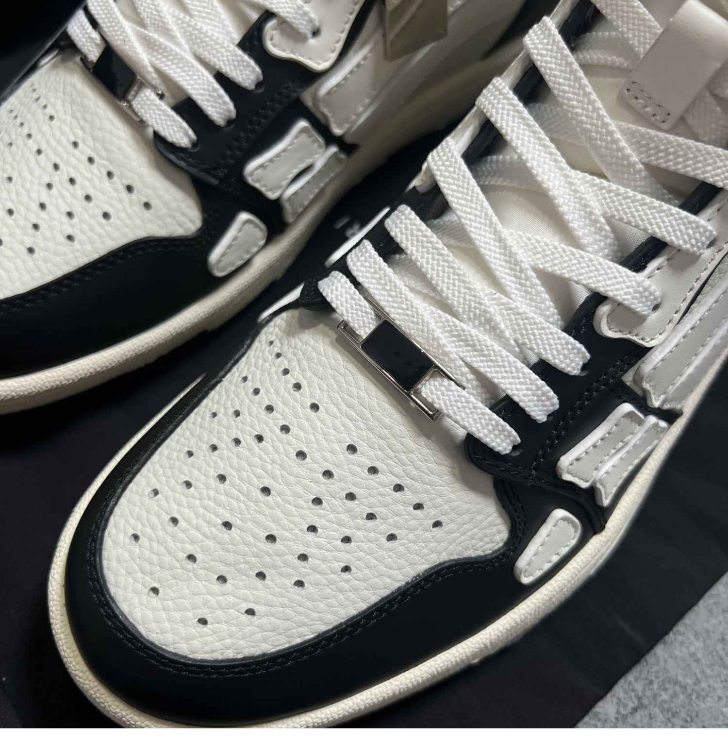 2023SS Bone Shoes Lychee Grain Top Layer Cowhide High-top Leisure Board Shoes
