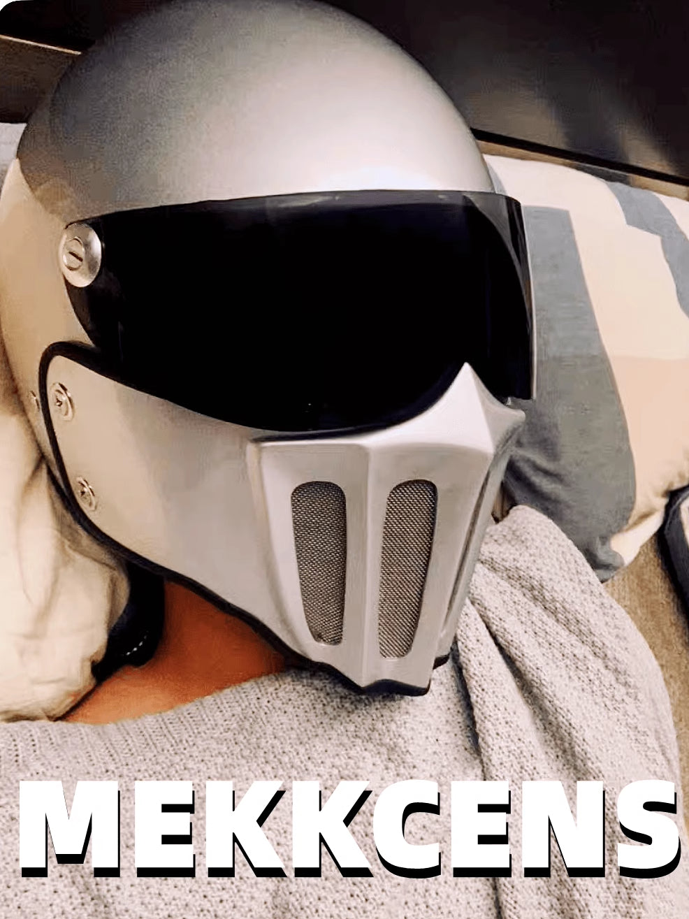 McKense Venom Anti-Fog Cruiser Motorcycle Helmet – Retro German Fiberglass Design