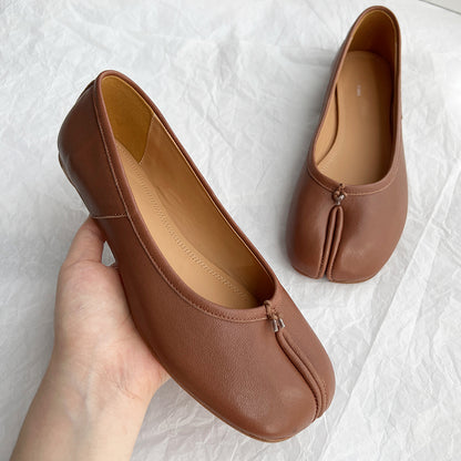25SS MM6 Classic Slip-On Tabi Shoes - Buttery Lambskin Split-Toe Ballet Flats - Brown