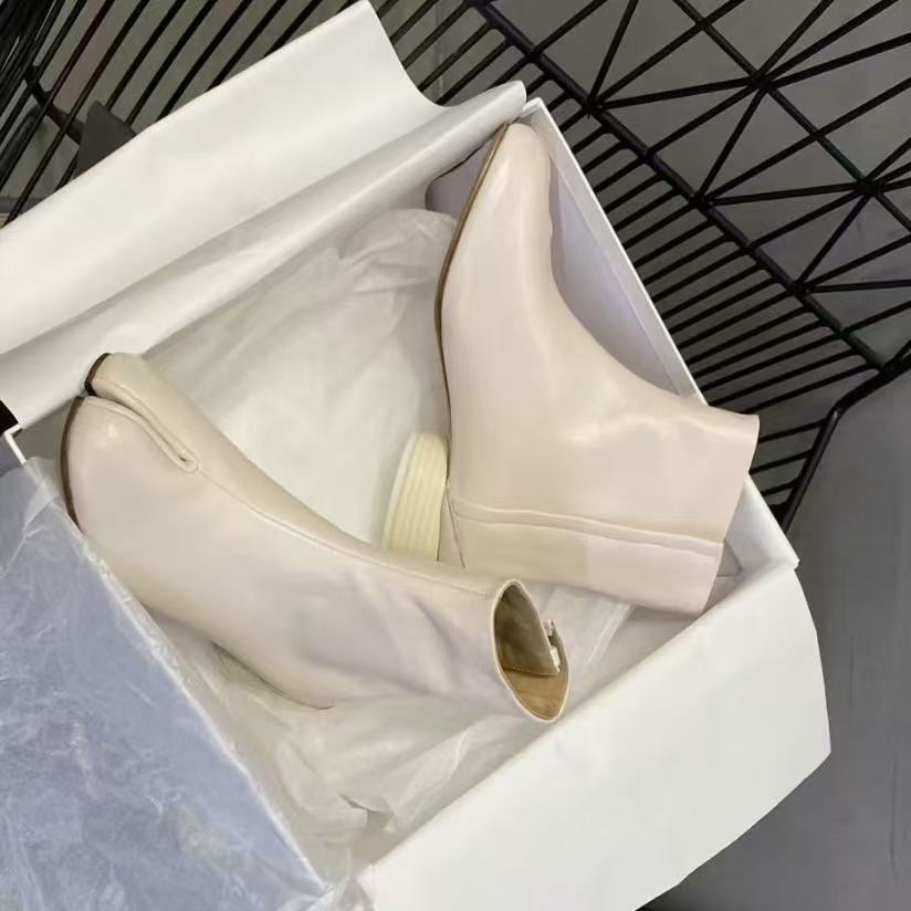 25AW Women’s Tabi Heel Boots - 8cm Stiletto Calfskin Split-Toe Ankle Boots - White 3cm